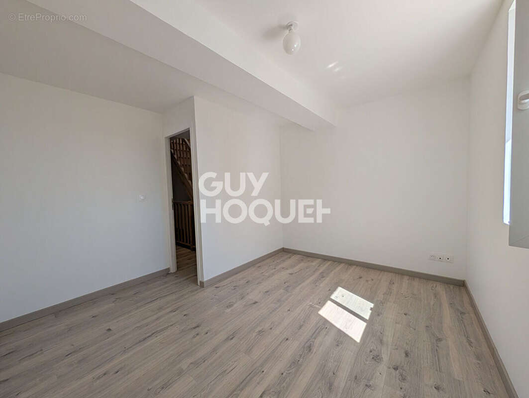 Maison de ville Entraigues Sur La Sorgue 4 pièces - photo 7