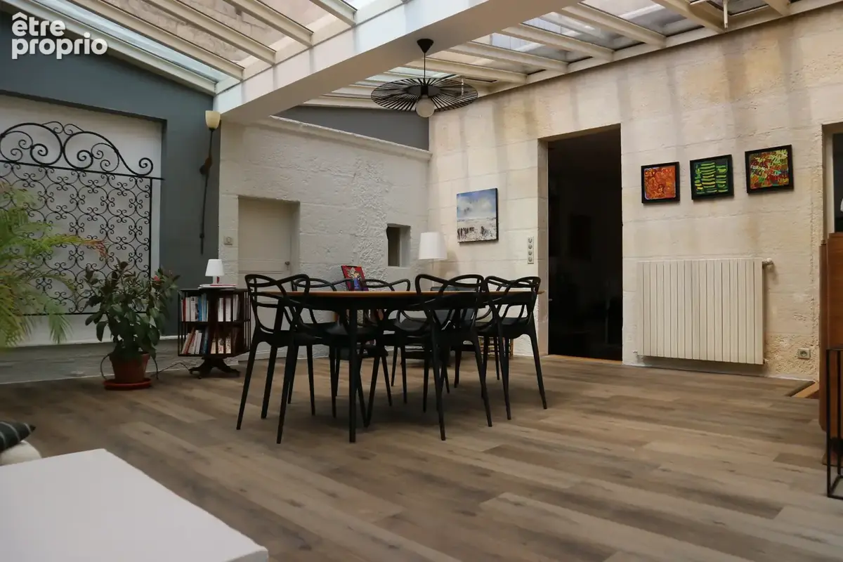 Saintes, centre historique, appartement 343 m2 - photo 5