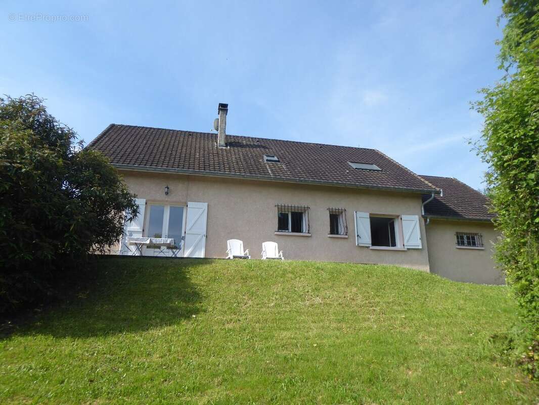 Maison à SALAGNON