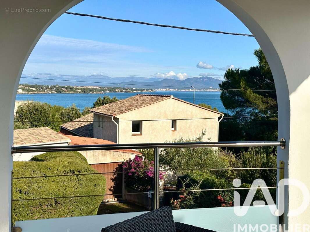 Photo 2 - Maison à ROQUEBRUNE-SUR-ARGENS