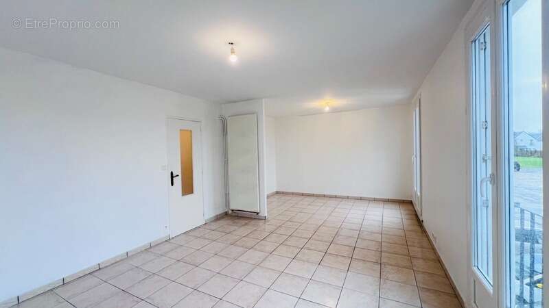 Finistère (29) – À vendre à Quimper Quartier LA TOURELLE : Appartement T3 de 68 m² habitable avec loggia, parking et cave - photo 5