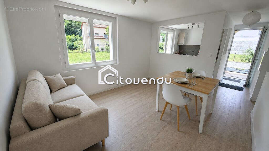 Maison 91 m² à Reynes  - photo 7