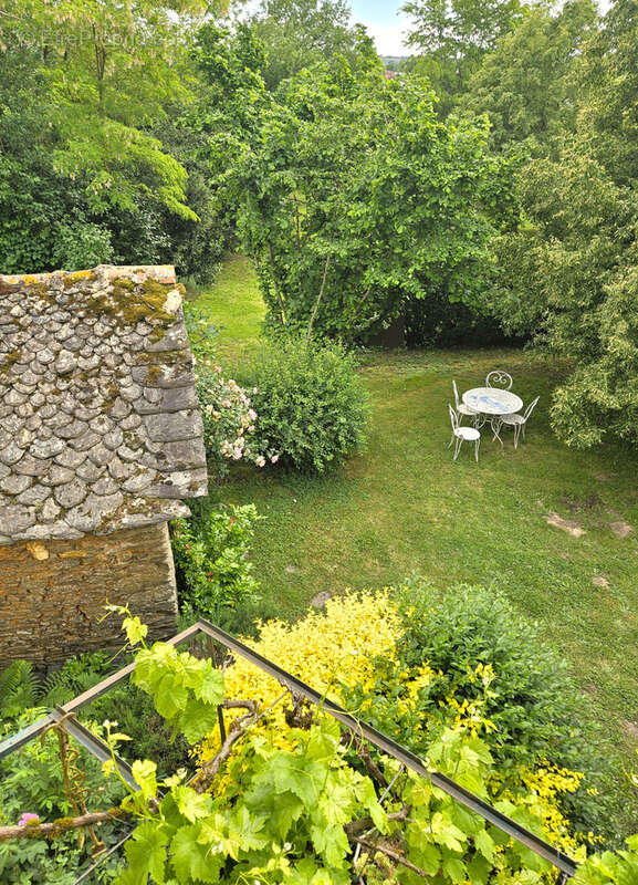 Maison à LA SALVETAT-PEYRALES