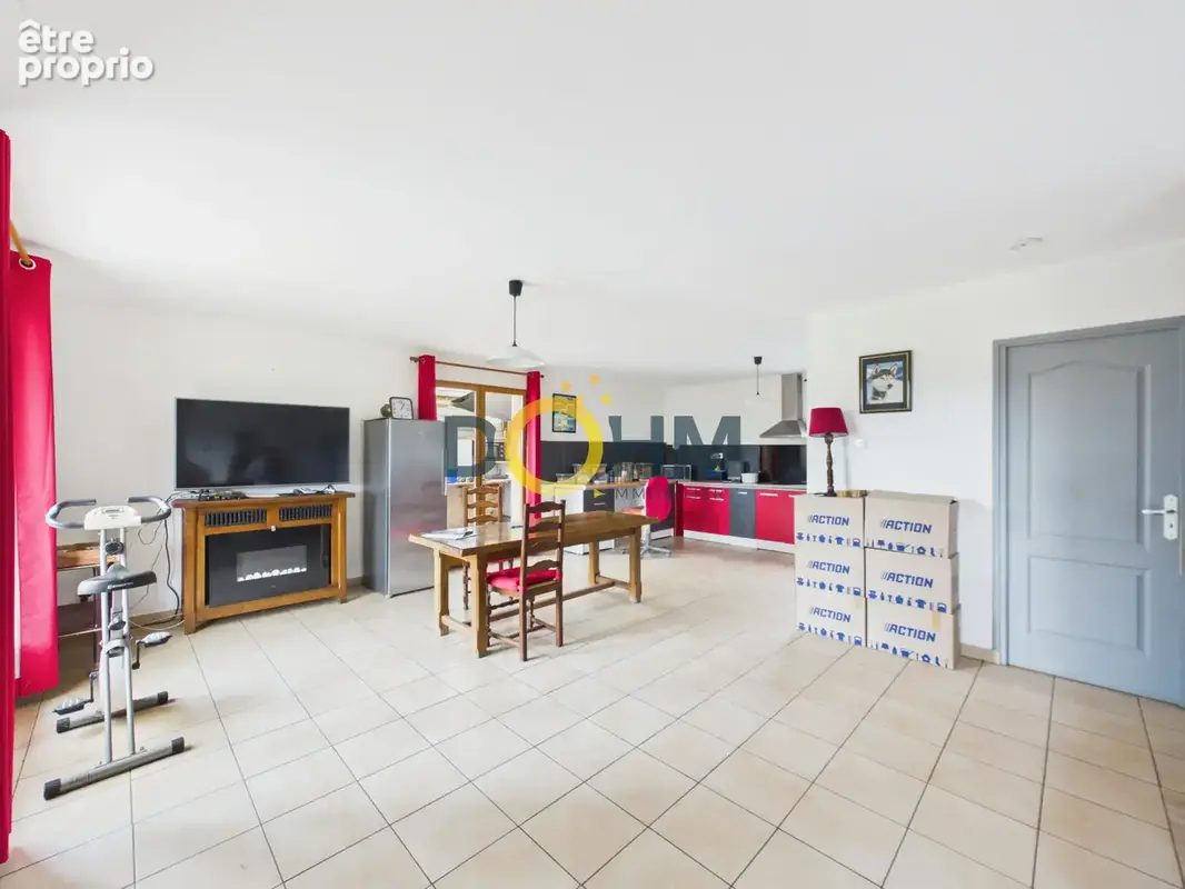 Maison de plain-pied  avec terrain attenant . - photo 11