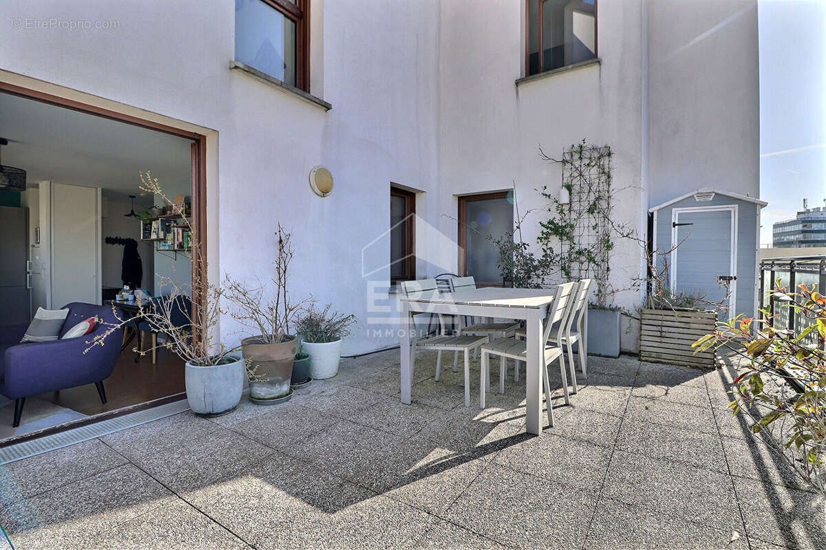 Appartement à AUBERVILLIERS