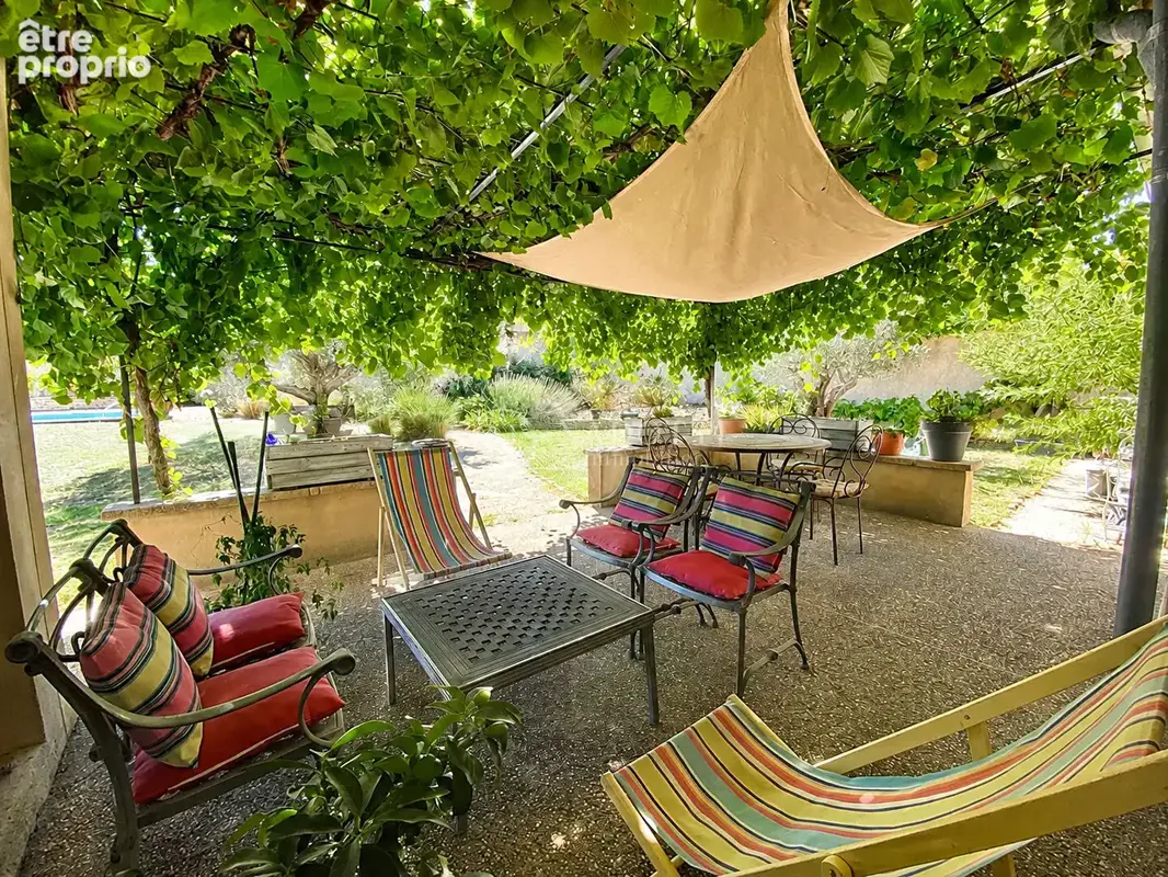 Maison  d'architecte avec piscine et dépendance. - photo 6