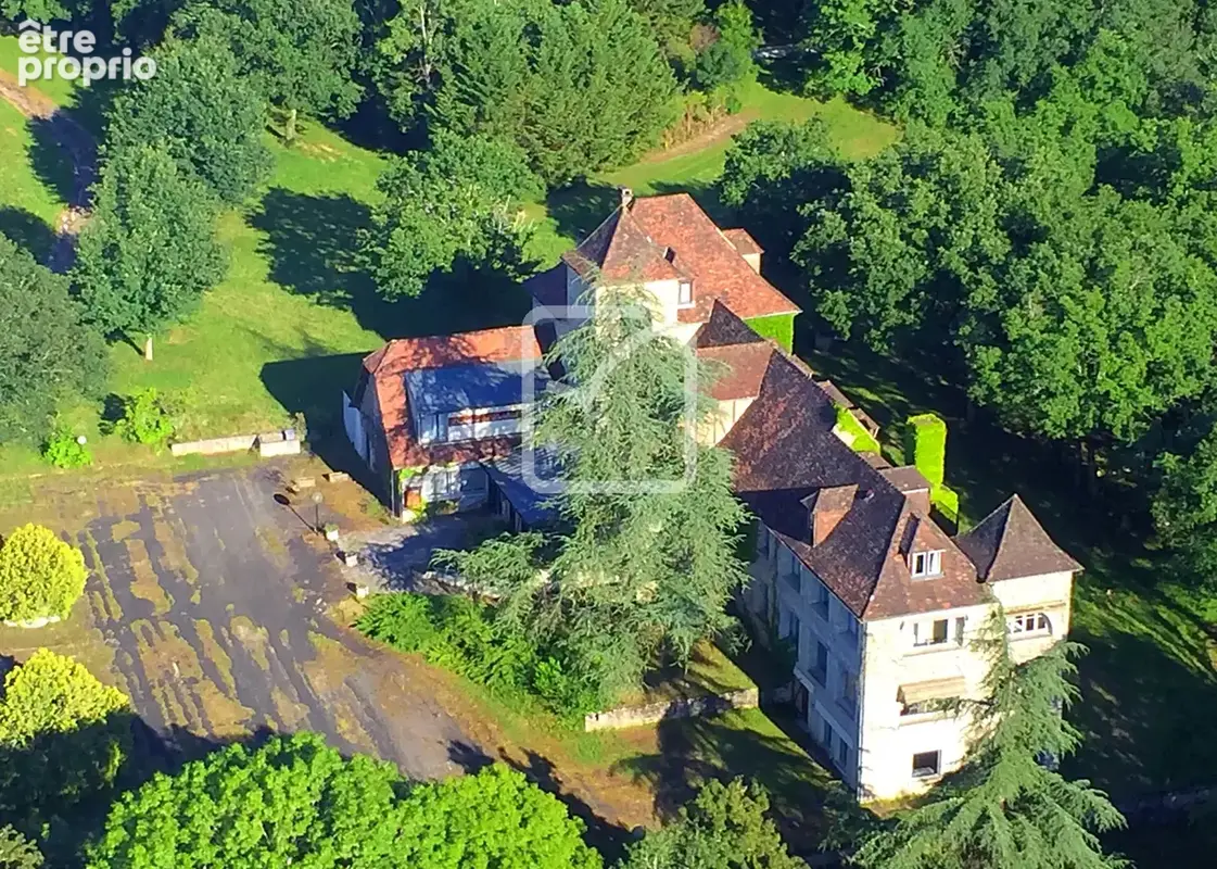 Propriété de caractère multi-potentiel sur 1200m2 au coeur d'un parc de 2,5 hectares . Exclusivité SG ImoConseil . - photo 4