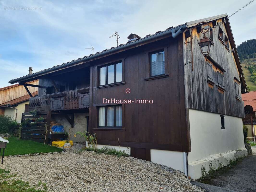Maison 271 m² à Nancy-Sur-Cluses  - photo 2
