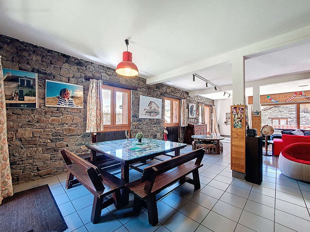 Maison à SAINT-JEAN-DE-BELLEVILLE