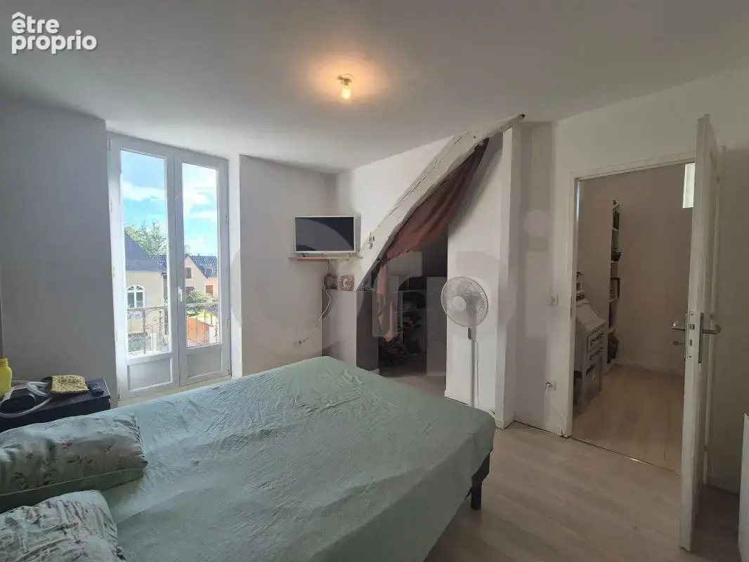 Montignac-Lascaux : maison rénovée avec grand sous-sol et terrasse - photo 7