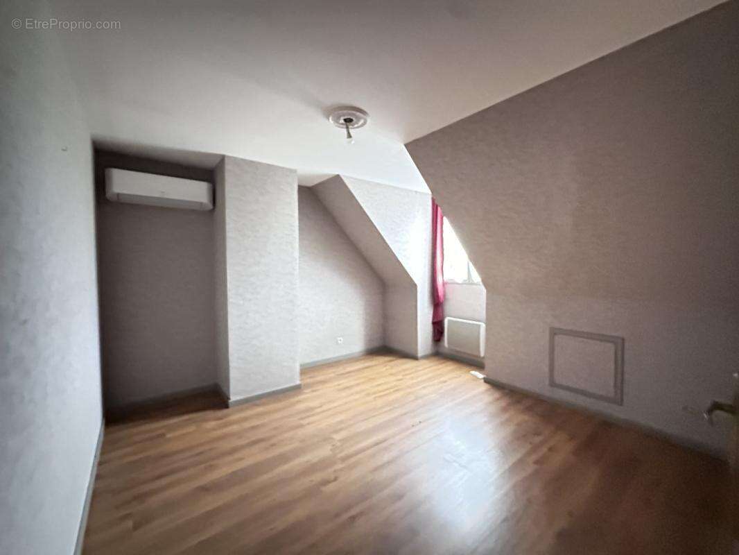 Maison à VILLETANEUSE