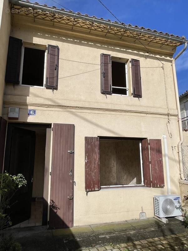 Maison à COUTRAS