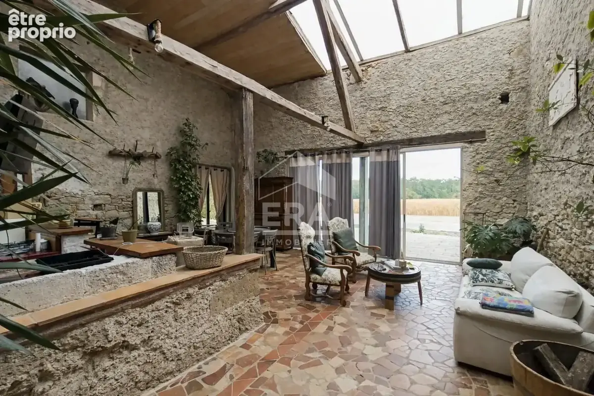 Maison de caractère en pierre avec dépendances, gîte et piscine - photo 10