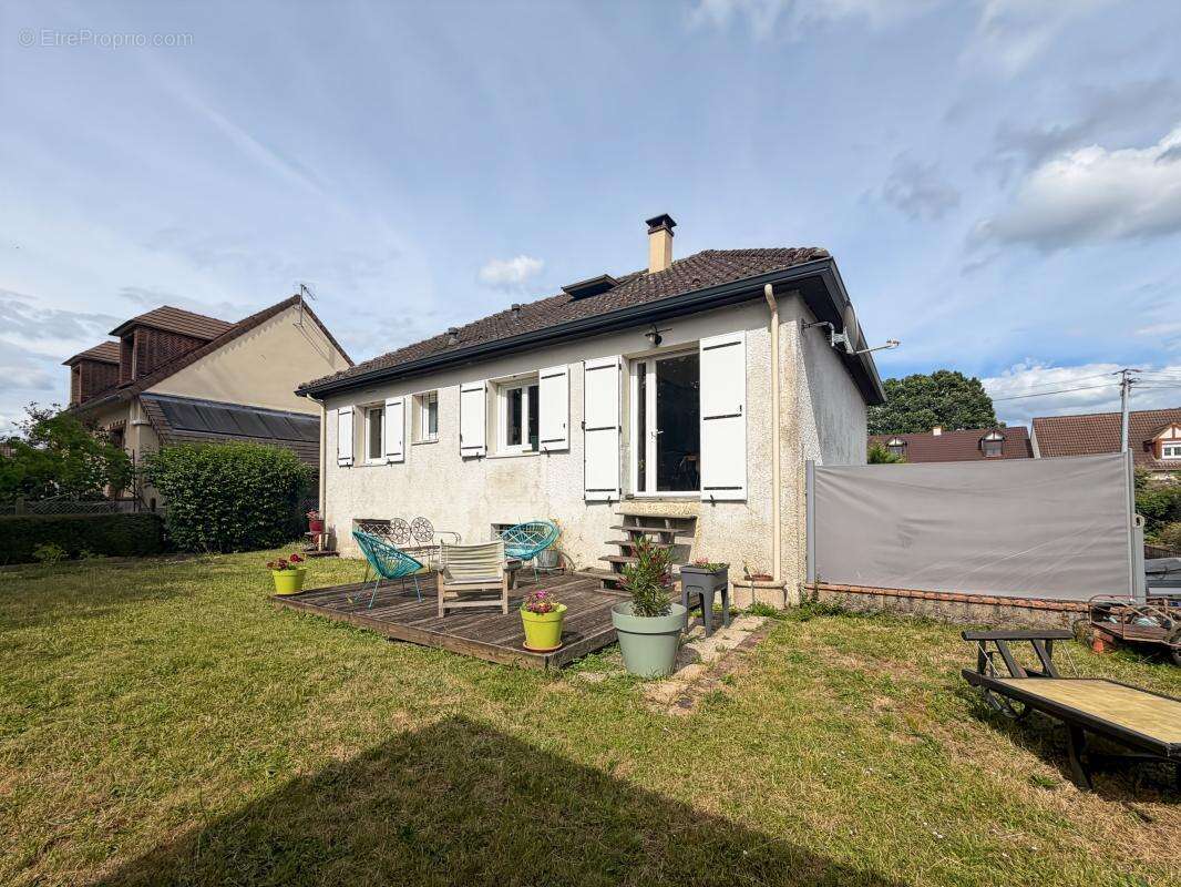 Maison 5 pièces familiale en centre-ville avec sous-sol total et beau jard - photo 12