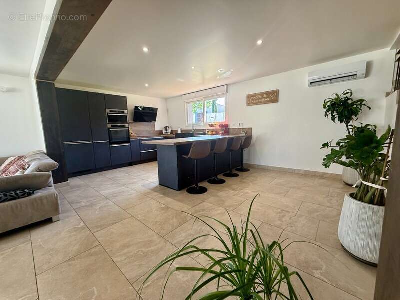 Maison à VILLEMOUSTAUSSOU