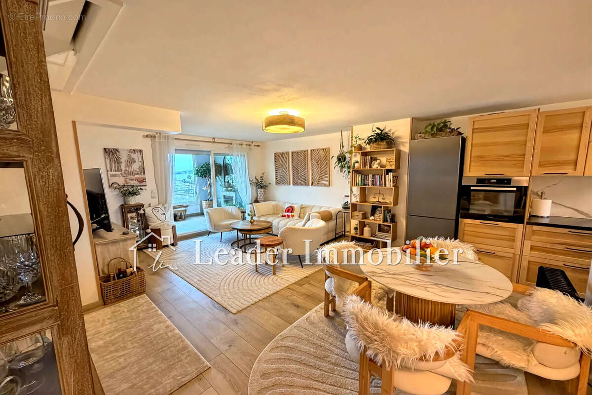 Appartement à VALLAURIS