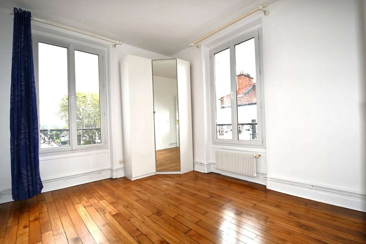 Appartement situé sur le bas CHATOU 4 pièces de 80 m2 au sol - photo 3