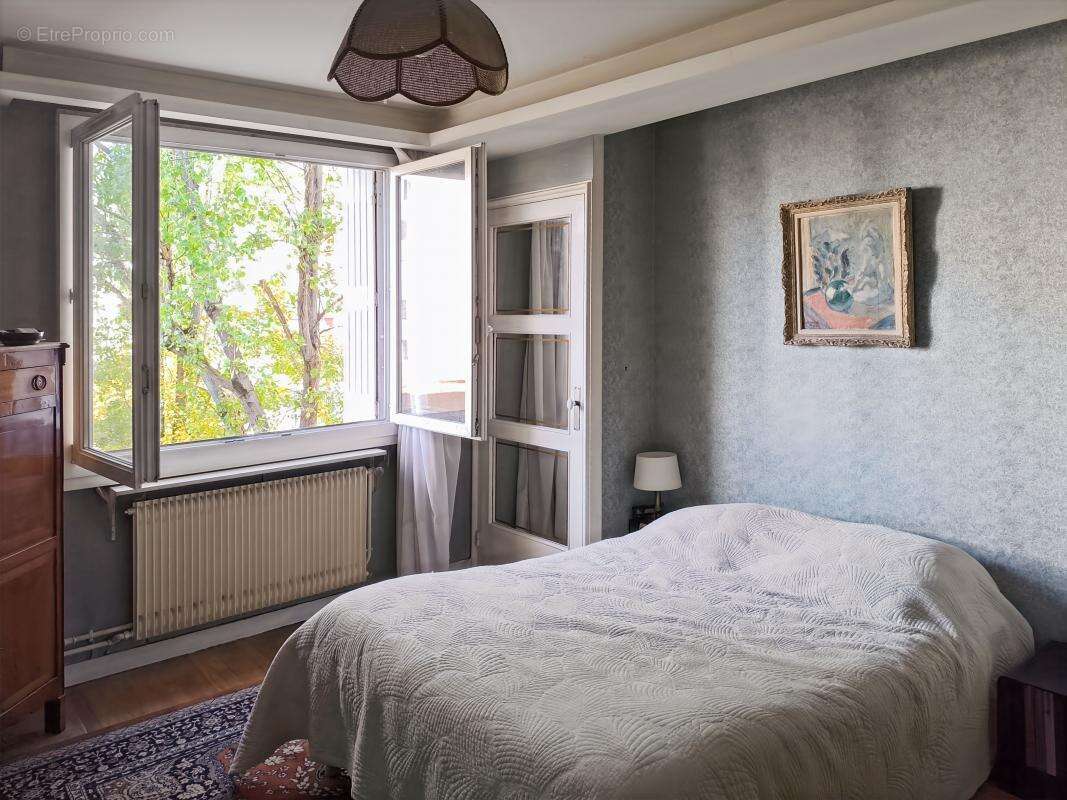 Appartement à PARIS-20E
