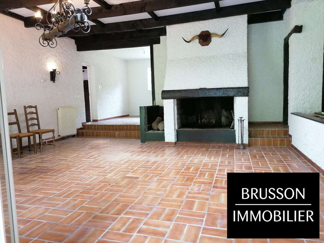 Salon - Maison à CAMBOUNET-SUR-LE-SOR