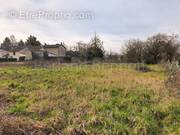 Terrain à BRIOUX-SUR-BOUTONNE