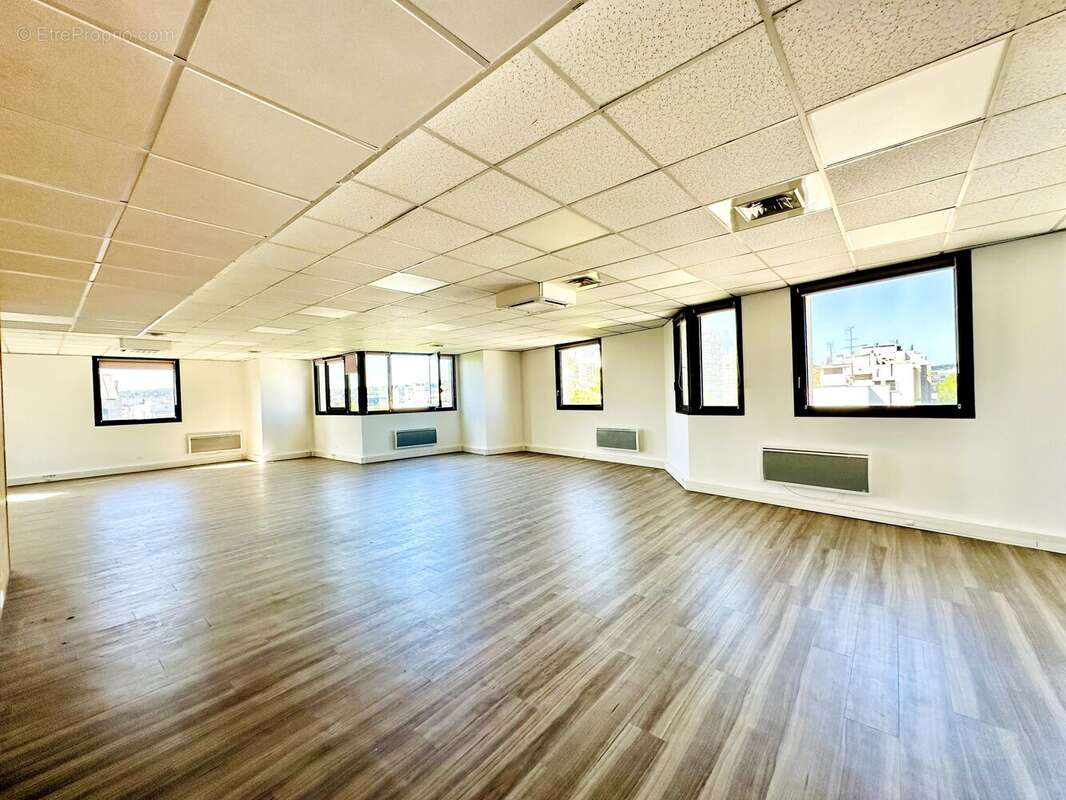 Commerce 180 m² à Boulogne-Billancourt  - photo 2