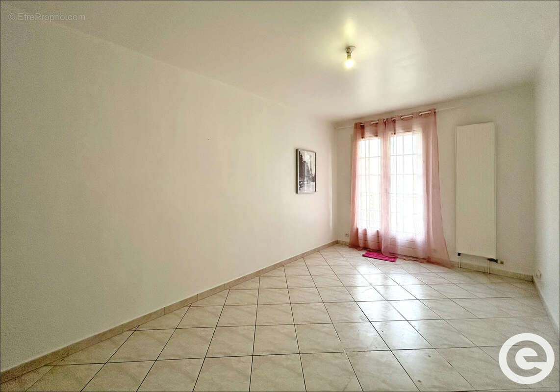 Maison à SAINT-MARTIN-DU-TERTRE