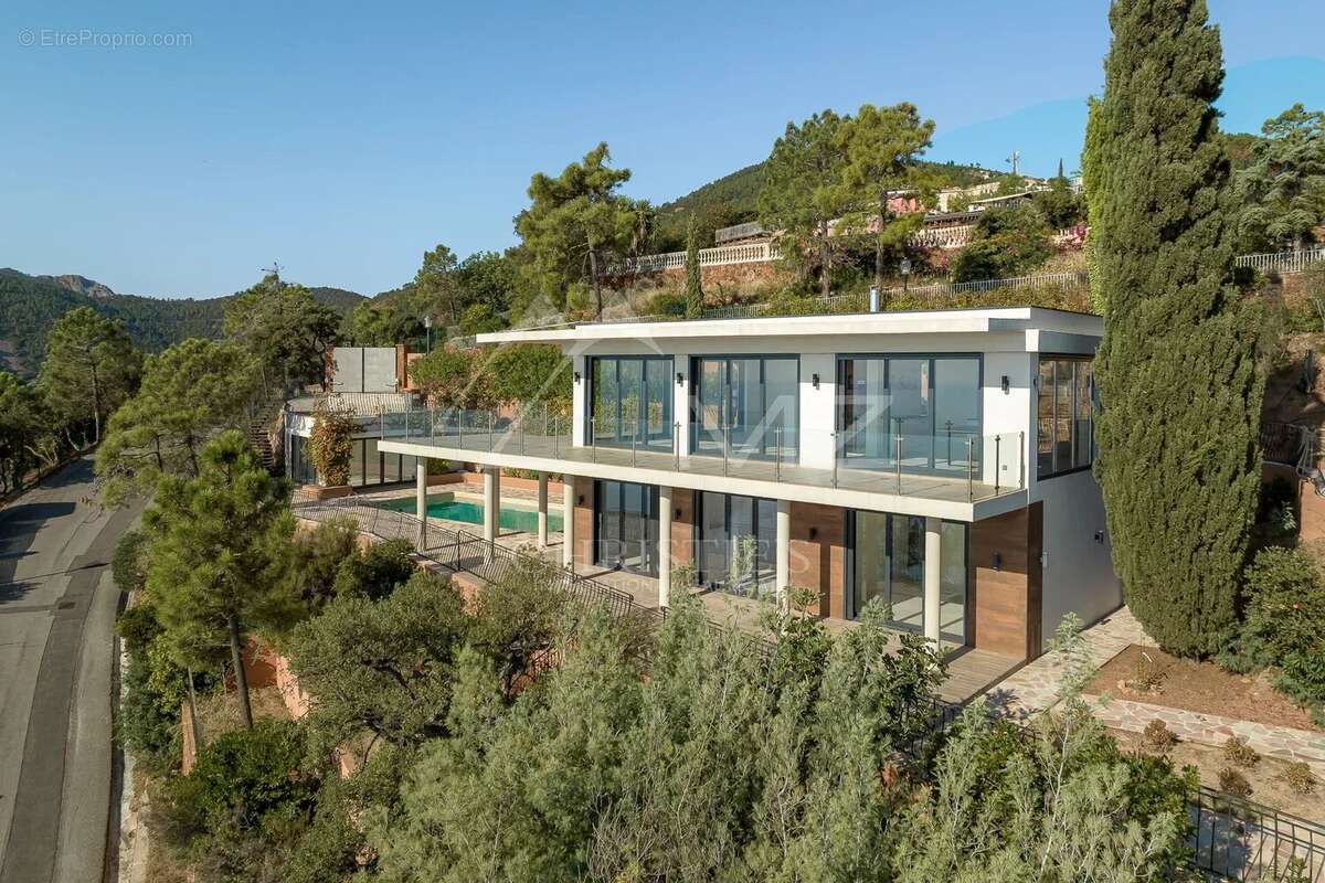 Maison à THEOULE-SUR-MER