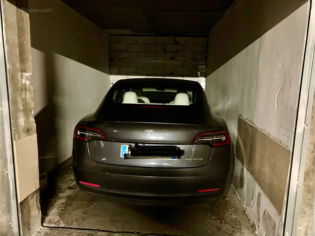 Autre à MARSEILLE-6E