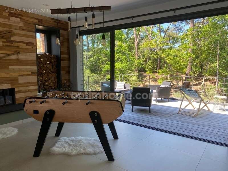 Cazaux (33260) – maison contemporaine – 5 suites parentales – piscine – propriété du canal – sans vis-à-vis – garage - photo 7