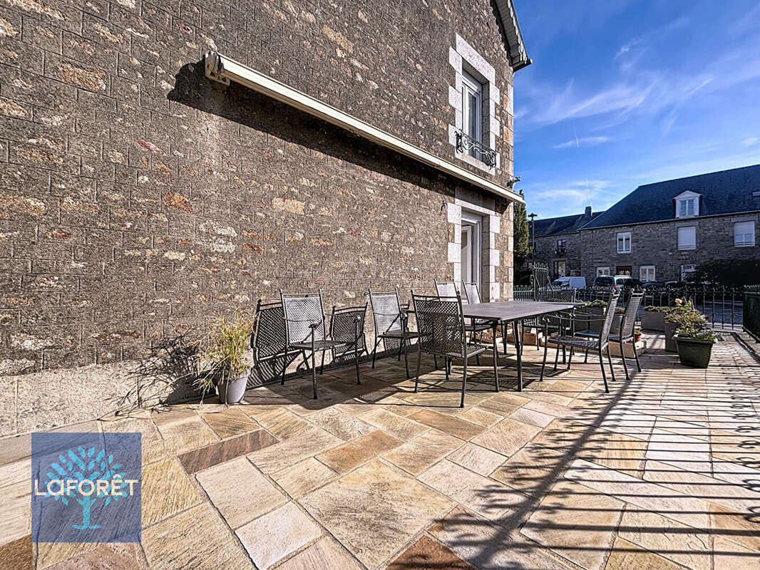 Maison à LA BAZOUGE-DU-DESERT