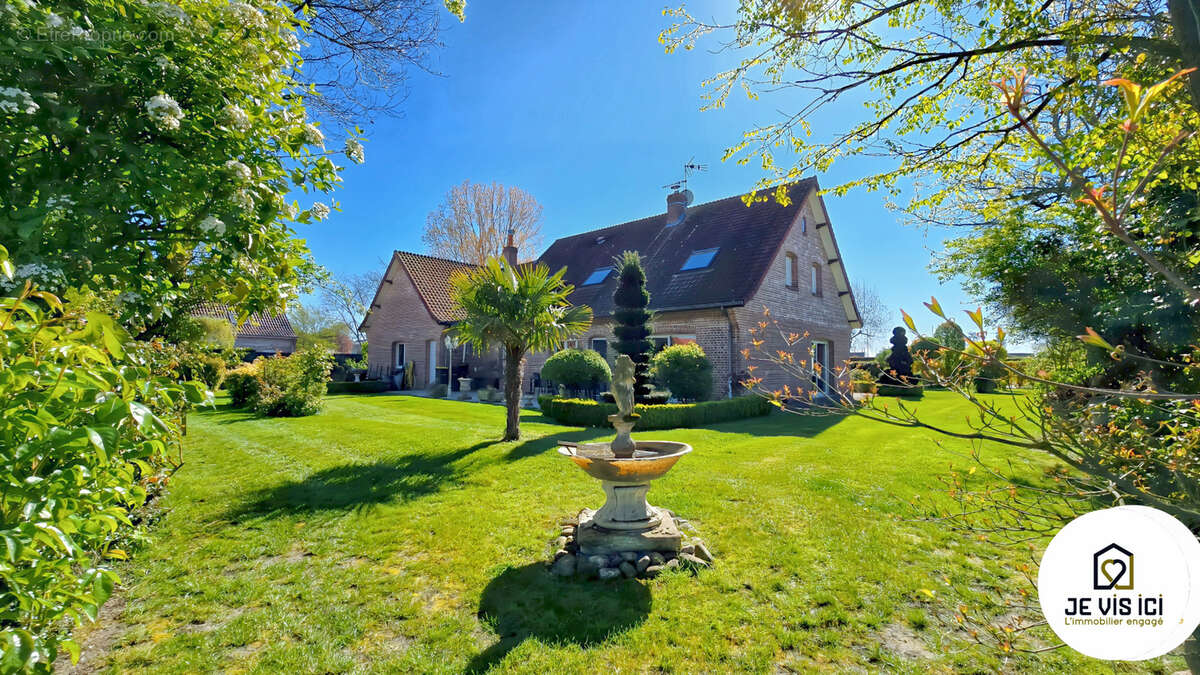 Maison à LA GORGUE