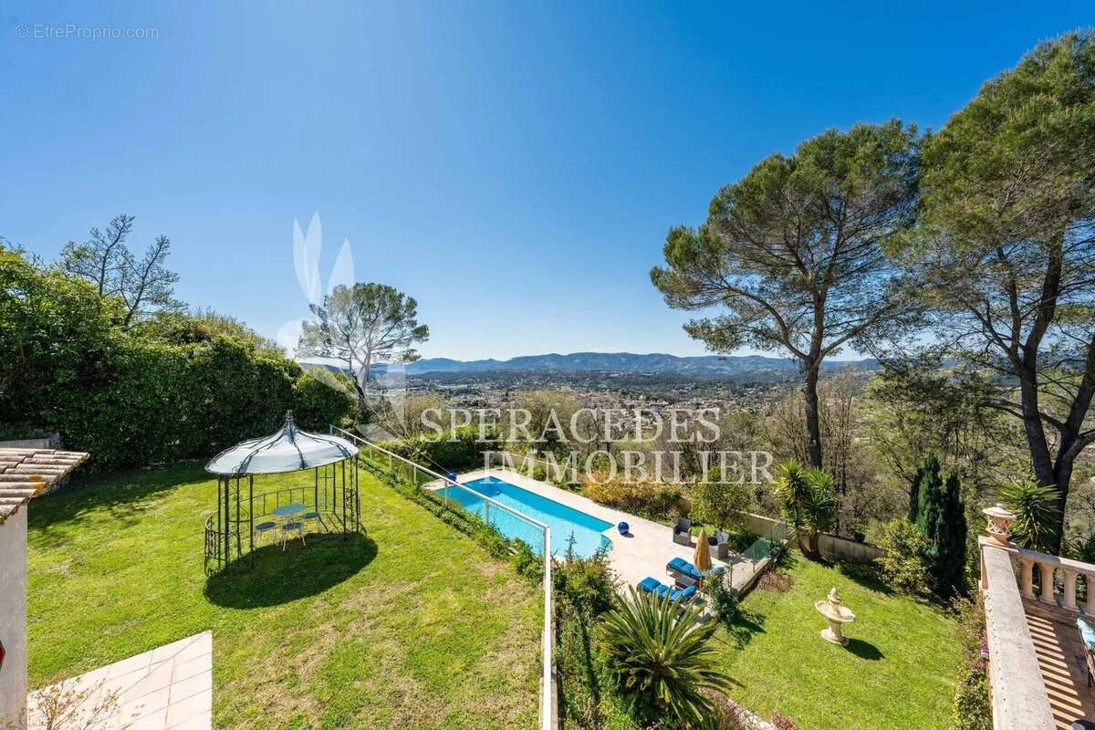 Maison à MOUANS-SARTOUX