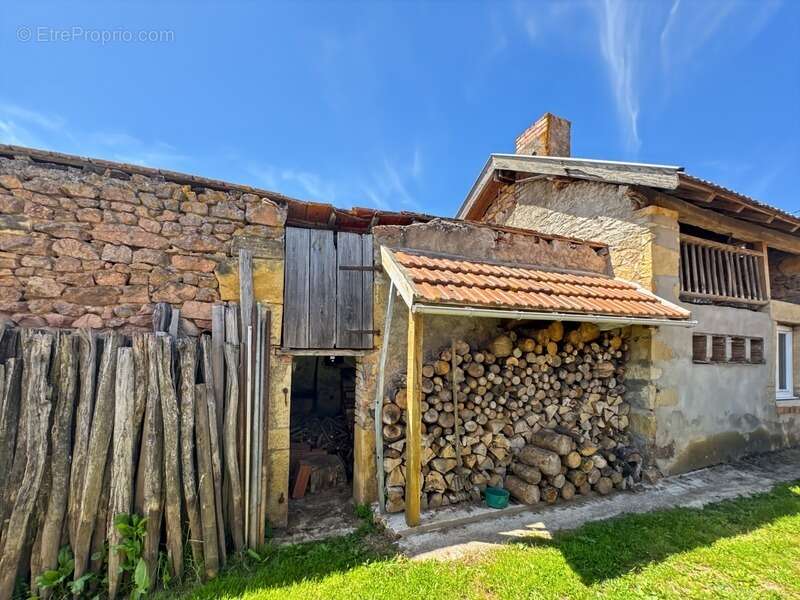 Maison à LA CLAYETTE