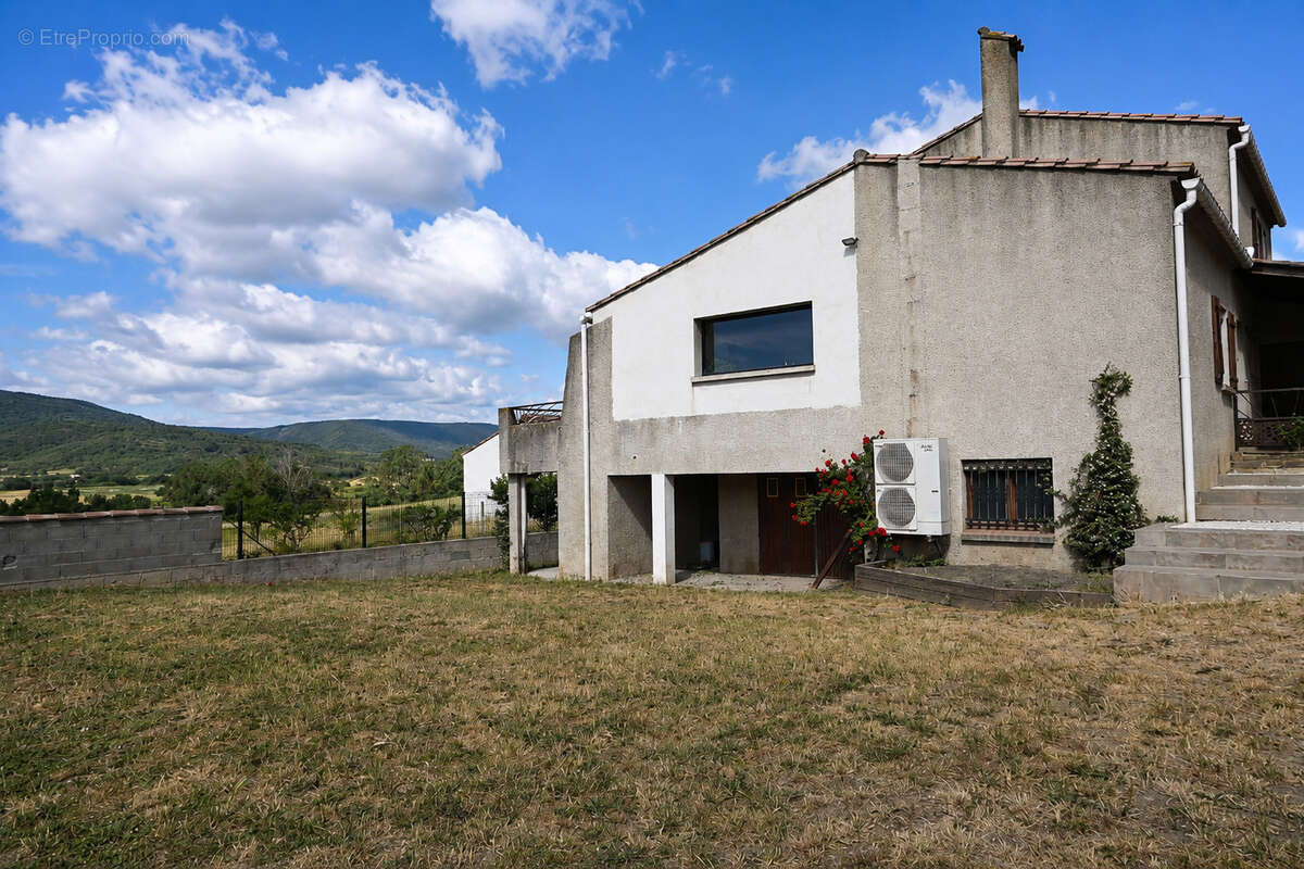 Maison familiale rénovée avec vue panoramique, terrasse et double garage   Serviès-en-Val - photo 11