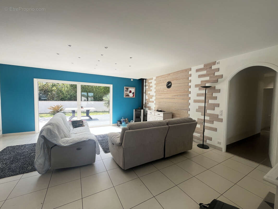 Maison à CORME-ECLUSE