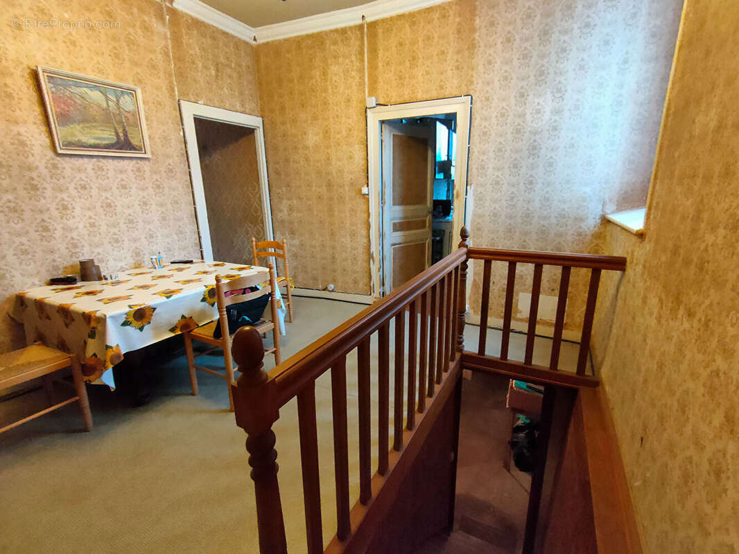 Maison à JAVERLHAC-ET-LA-CHAPELLE-SAINT-ROBERT