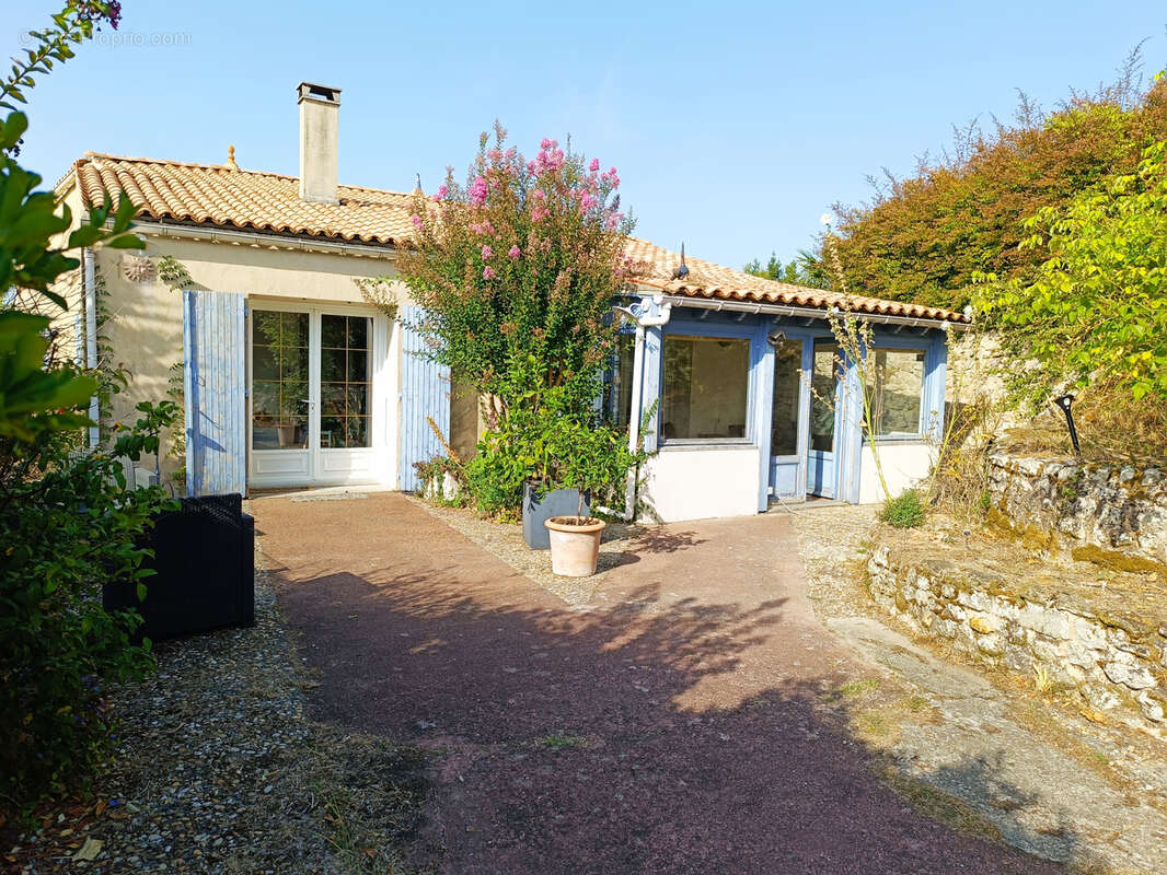 Maison à TALMONT-SUR-GIRONDE