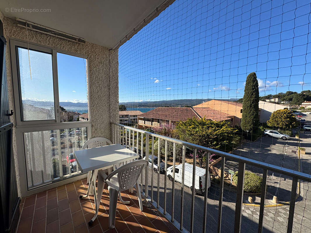 Appartement à SAINT-CYR-SUR-MER