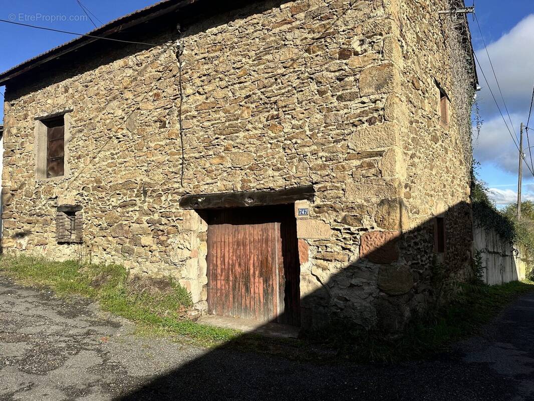 Maison à DECAZEVILLE