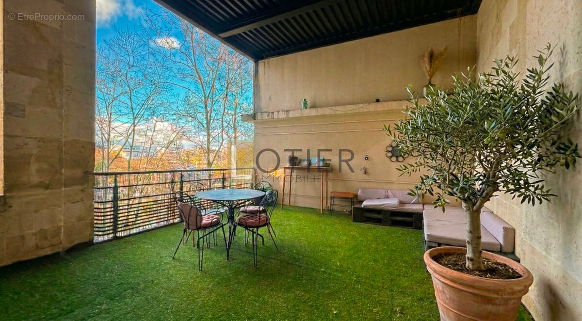 Espace Saint-Charles : T2 bis avec Terrasse, Mezzanine et garage privé. - photo 8