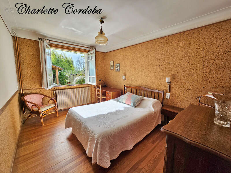 Maison à FEUGAROLLES