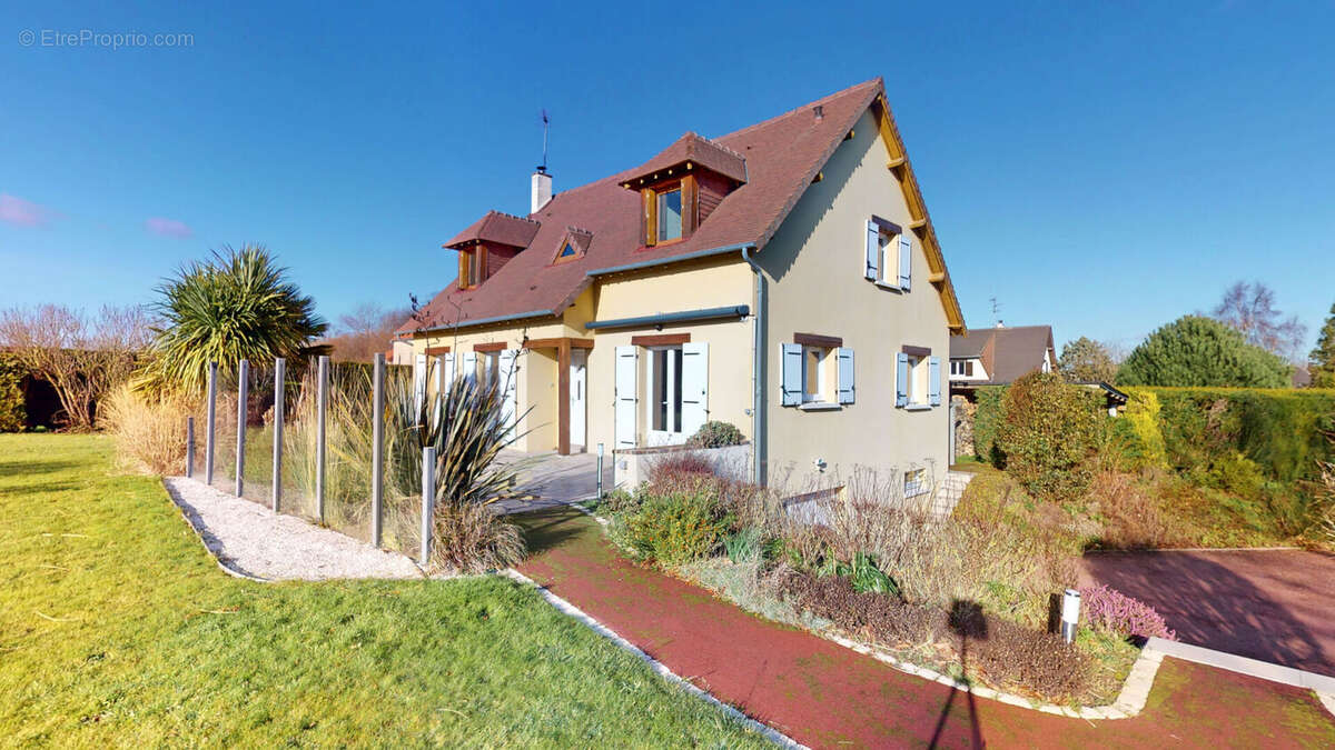 Maison à SAINT-MARTIN-DES-ENTREES