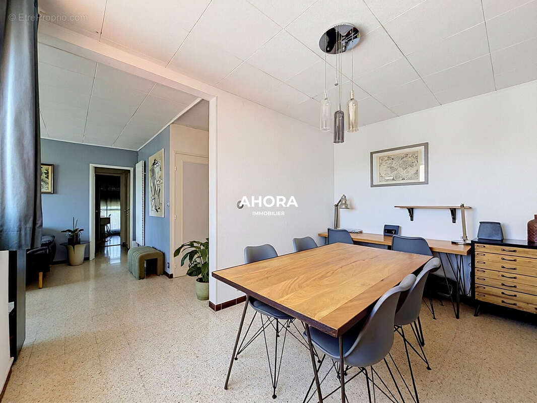 Appartement à MARSEILLE-9E