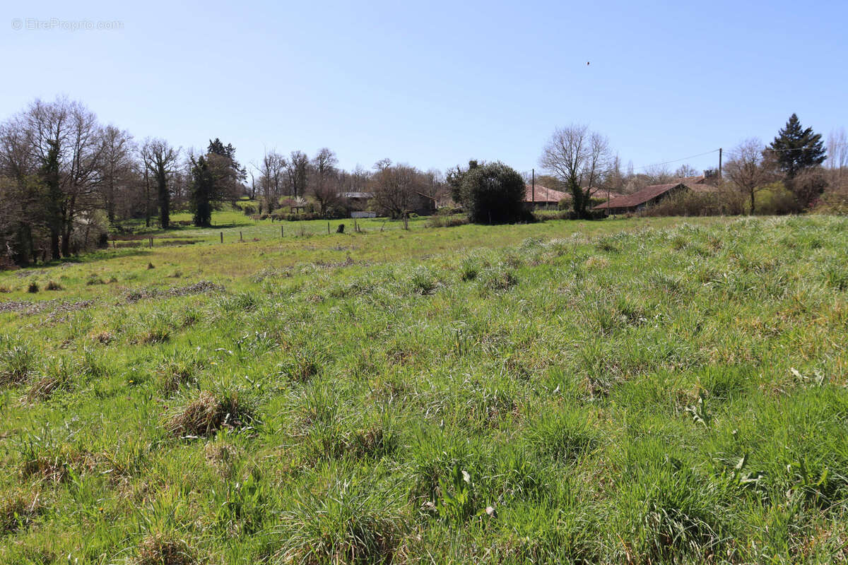 Maison à PRESSIGNAC