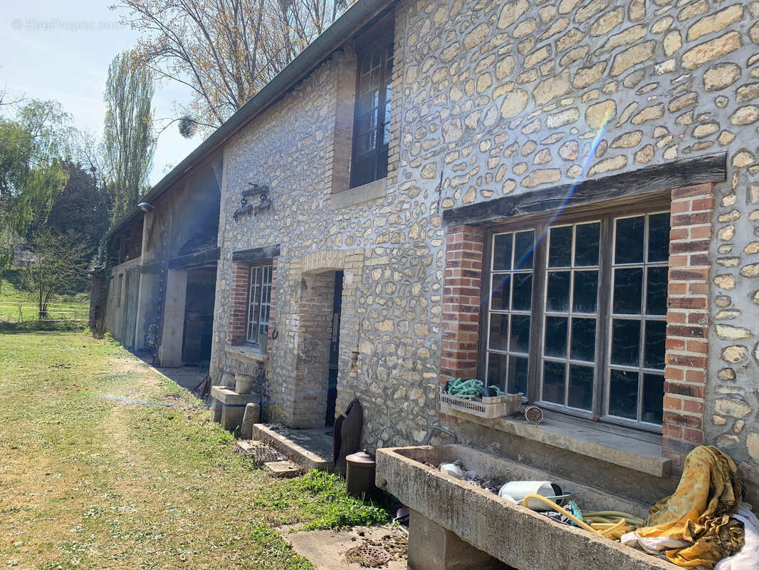Propriete maison de maître 11 pieces + dependances sur terrain de 3400 m2 - 10 min de gueux - photo 3