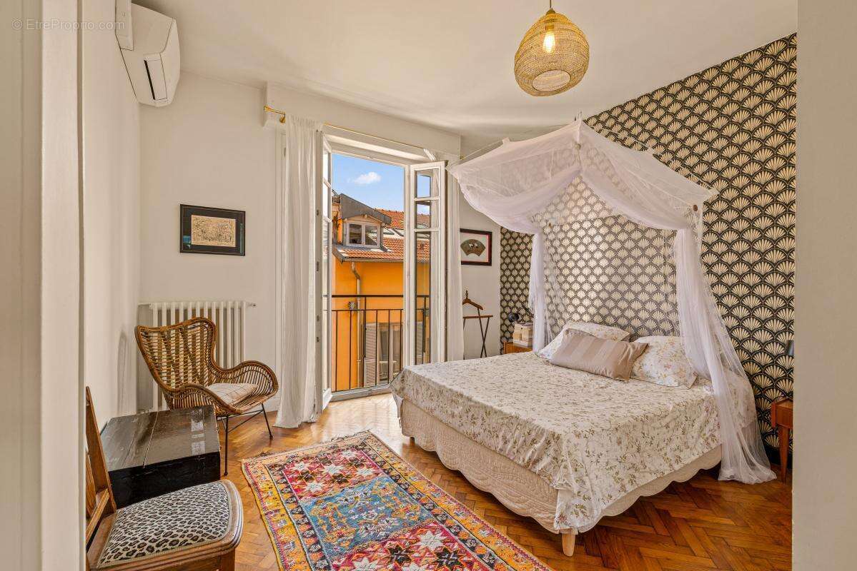 NICE Carré d'or 3P 77m² Dernier étage Balcon Grenier - photo 11