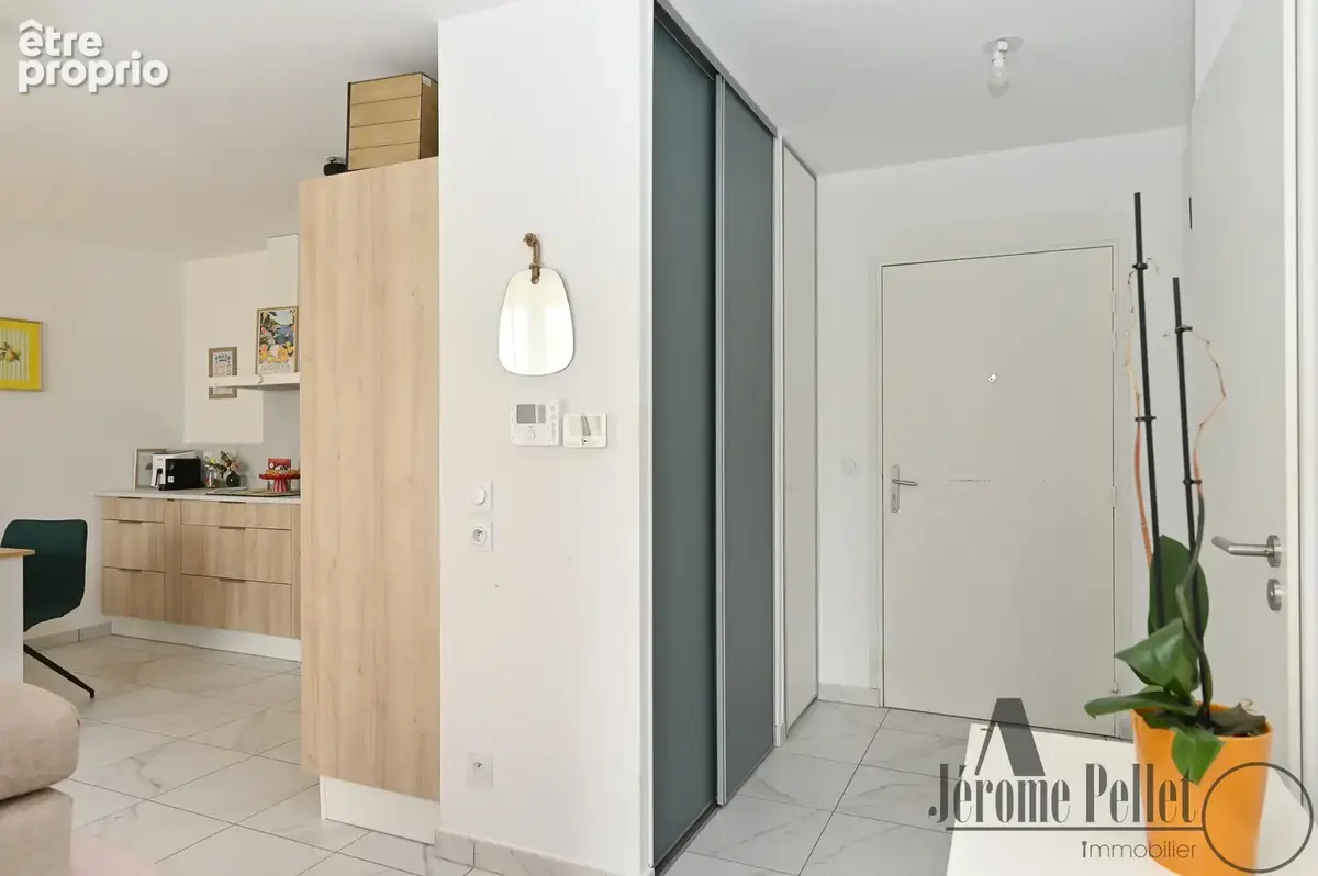 Appartement T2 avec terrasse et garage - Les Hauts de Bon Accueil, Vienne - photo 6