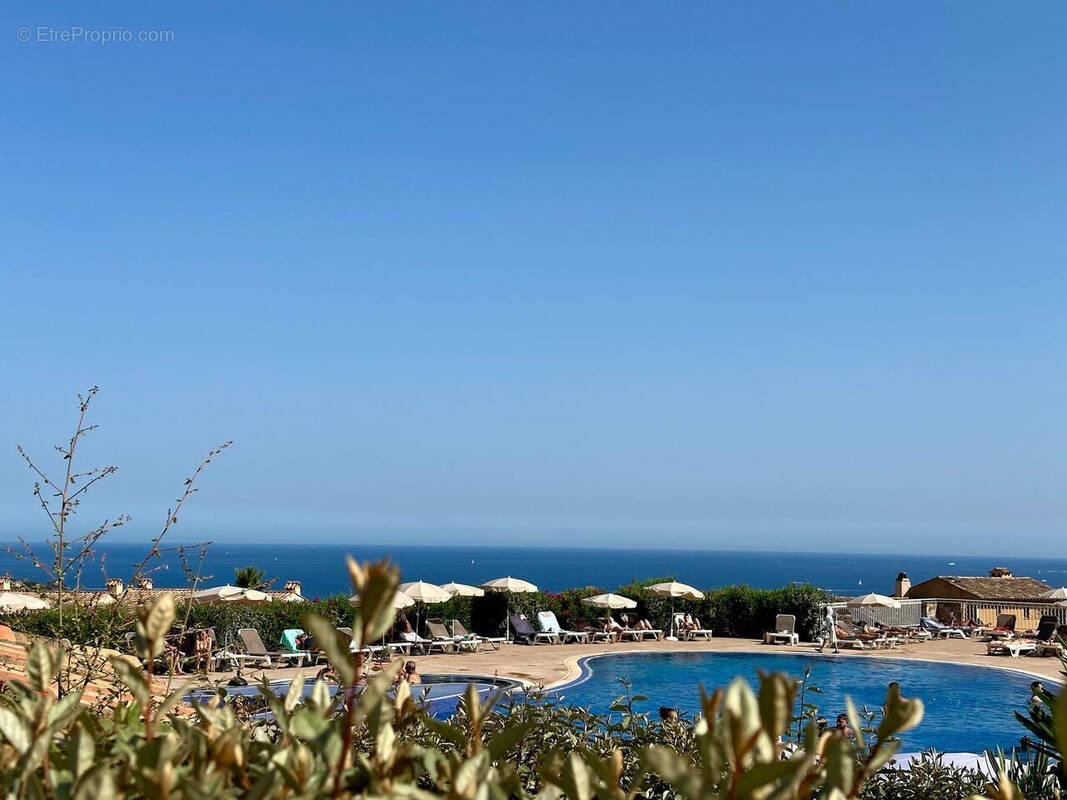 Appartement à ROQUEBRUNE-SUR-ARGENS