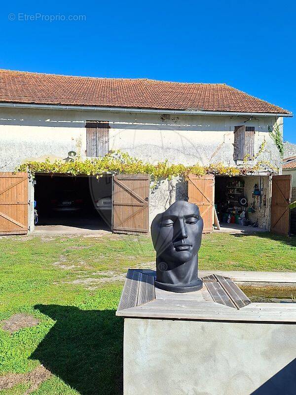 Maison à LE CHAY