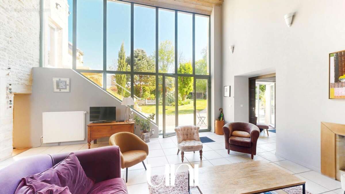 Maison à FONTAINE-HENRY